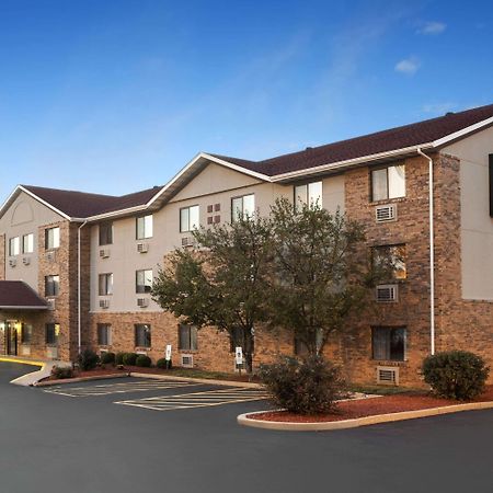 Super 8 By Wyndham Fairview Heights-St. Louis Motel Luaran gambar